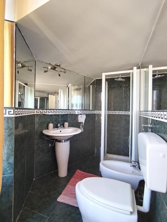 Pixys Hotel Palermo Bagian luar foto